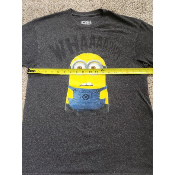 DESPICABLE ME 2 T-Shirt Mens Medium Gray Minion Whaaa?!?! Crew Pullover Adult - Picture 5 of 6